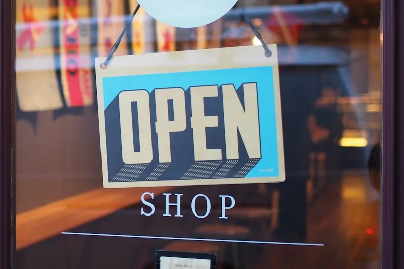 E-commerce & Retail